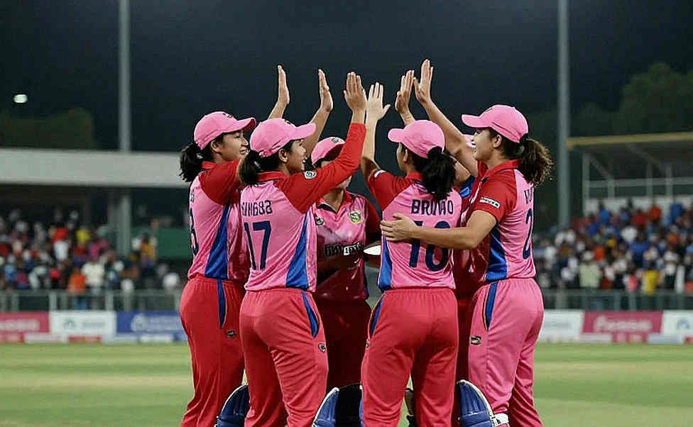 স্মার্ট কন্ট্র্যাক্টের ছায়ায় এশীয় ক্রিকেট: যে খাতা ড্রেসিং রুম কখনো পড়ে না